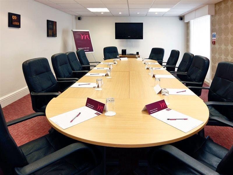 Mercure Swindon East Hotel And Spa Extérieur photo