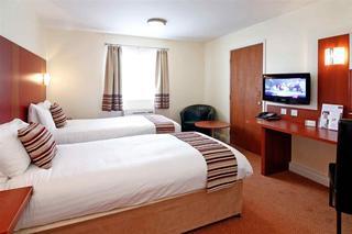 Mercure Swindon East Hotel And Spa Extérieur photo